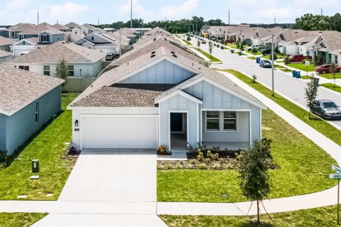 Casa en venta en Haines City, Florida, 4 dormitorios, 195.93 m2 № 1883638 - foto 1