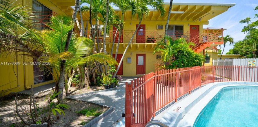 Condo in North Miami, Florida, 1 bedroom  № 2044484