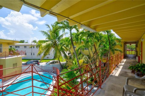 Condo in North Miami, Florida, 1 bedroom  № 2044484 - photo 4