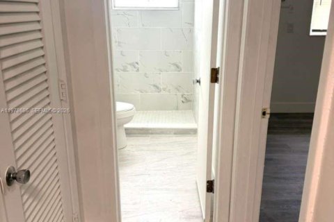 Condo in North Miami, Florida, 1 bedroom № 2044484 - photo 6