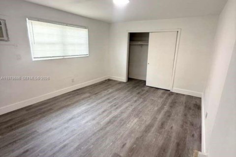 Condo in North Miami, Florida, 1 bedroom № 2044484 - photo 7