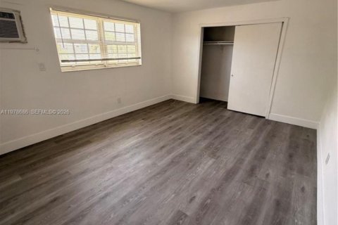 Condo in North Miami, Florida, 1 bedroom № 2044484 - photo 16