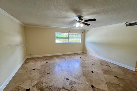 Copropriété à louer à Hollywood, Floride: 2 chambres, 89.19 m2 № 2059147 - photo 2