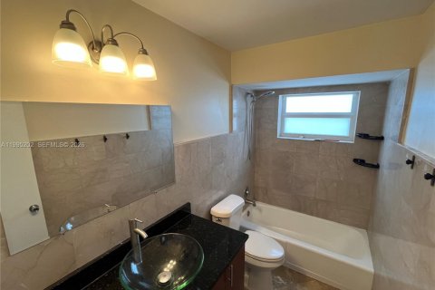 Copropriété à louer à Hollywood, Floride: 2 chambres, 89.19 m2 № 2059147 - photo 7