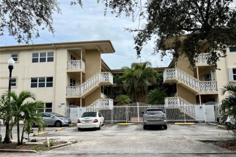Condo à Hollywood, Floride, 2 chambres  № 2059147