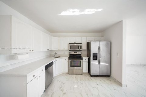 Casa en venta en Tamarac, Florida, 2 dormitorios, 80.27 m2 № 1481617 - foto 18