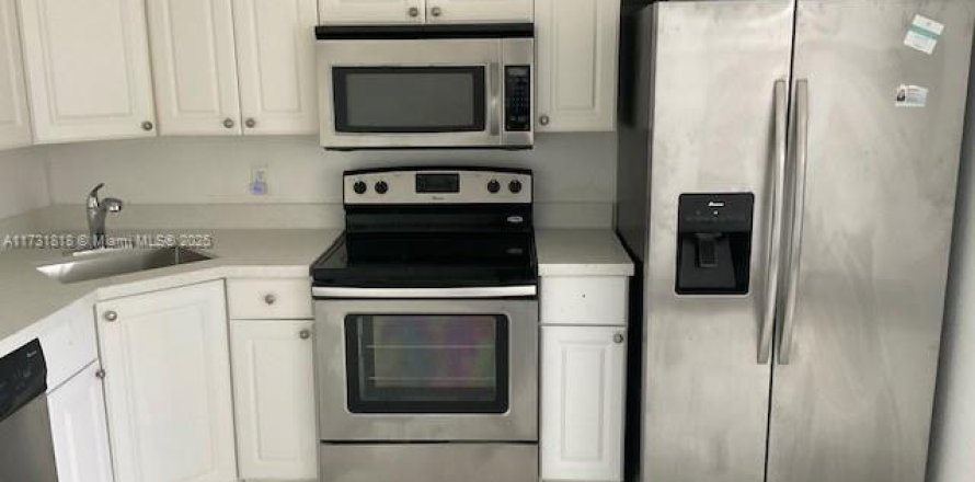 Casa en Tamarac, Florida 2 dormitorios, 80.27 m2 № 1481617