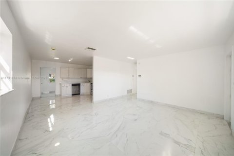 Casa en venta en Tamarac, Florida, 2 dormitorios, 80.27 m2 № 1481617 - foto 22