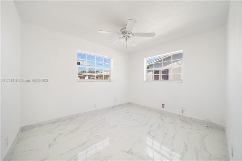 Casa en venta en Tamarac, Florida, 2 dormitorios, 80.27 m2 № 1481617 - foto 14