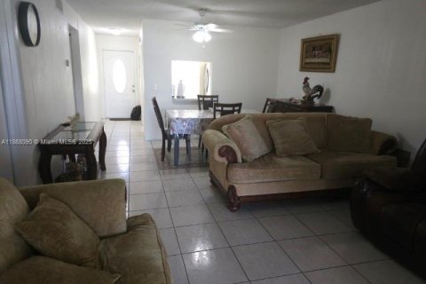 Купить кондоминиум в Лейк-Уорт, Флорида 2 спальни, 87.42м2, № 1897473 - фото 7