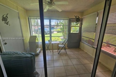 Купить кондоминиум в Лейк-Уорт, Флорида 2 спальни, 87.42м2, № 1897473 - фото 10