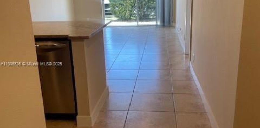 Кондоминиум с 1 спальней в Майами, Флорида № 1956209