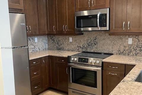 Снять в аренду кондоминиум в Майами, Флорида 1 спальня, 65.96м2, № 1956209 - фото 4