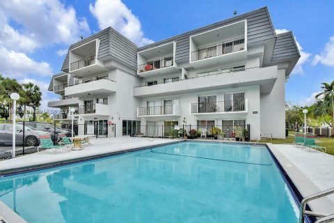 Снять в аренду кондоминиум в Майами, Флорида 1 спальня, 65.96м2, № 1956209 - фото 14