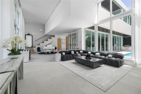 Casa en venta en Miami Beach, Florida, 3 dormitorios, 328.32 m2 № 2003401 - foto 3
