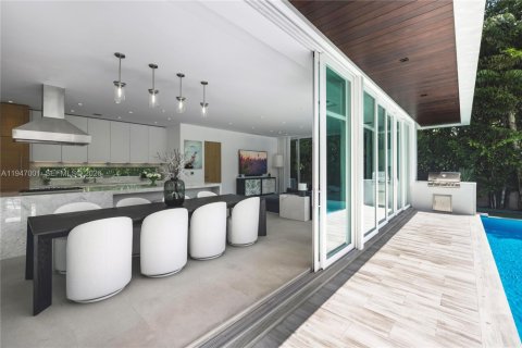 Casa en venta en Miami Beach, Florida, 3 dormitorios, 328.32 m2 № 2003401 - foto 29