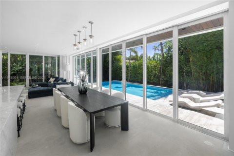 Casa en venta en Miami Beach, Florida, 3 dormitorios, 328.32 m2 № 2003401 - foto 25