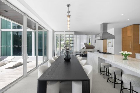 Casa en venta en Miami Beach, Florida, 3 dormitorios, 328.32 m2 № 2003401 - foto 28