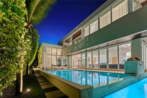 Casa en venta en Miami Beach, Florida, 3 dormitorios, 328.32 m2 № 2003401 - foto 15
