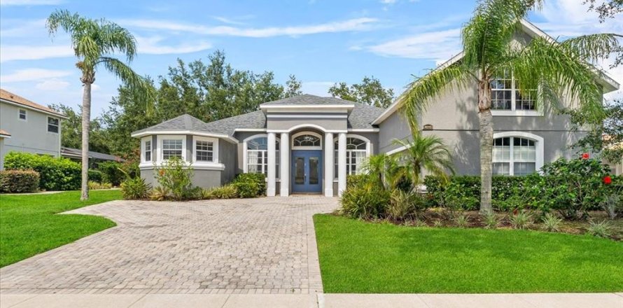House in Clermont, Florida 4 bedrooms, 304.81 sq.m. № 1793425