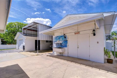 House in Tampa, Florida 3 bedrooms, 96.15 sq.m. № 1656902 - photo 14