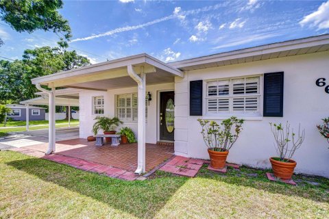 House in Tampa, Florida 3 bedrooms, 96.15 sq.m. № 1656902 - photo 6