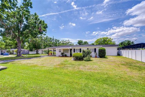 House in Tampa, Florida 3 bedrooms, 96.15 sq.m. № 1656902 - photo 4