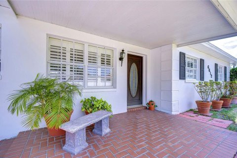 House in Tampa, Florida 3 bedrooms, 96.15 sq.m. № 1656902 - photo 8
