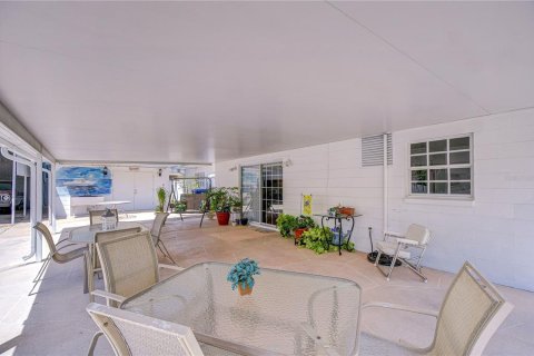 House in Tampa, Florida 3 bedrooms, 96.15 sq.m. № 1656902 - photo 12