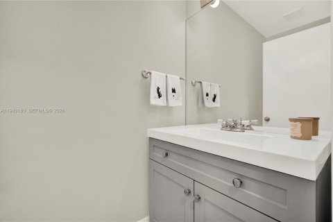 Townhouse in Miami, Florida 3 bedrooms, 139.26 sq.m. № 2002252 - photo 16