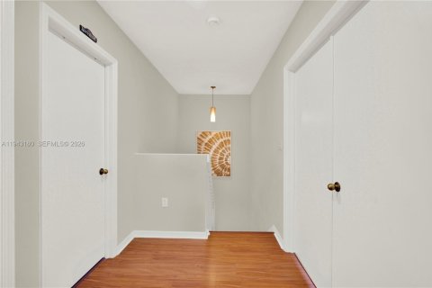 Townhouse in Miami, Florida 3 bedrooms, 139.26 sq.m. № 2002252 - photo 18