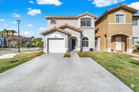 Townhouse in Miami, Florida 3 bedrooms, 139.26 sq.m. № 2002252