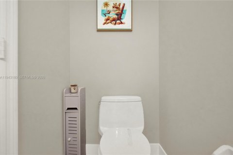 Townhouse in Miami, Florida 3 bedrooms, 139.26 sq.m. № 2002252 - photo 17