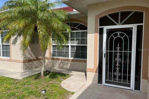 Casa en alquiler en North Port, Florida, 3 dormitorios, 174.19 m2 № 1866511 - foto 2