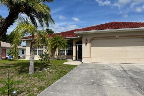 Casa en alquiler en North Port, Florida, 3 dormitorios, 174.19 m2 № 1866511 - foto 1