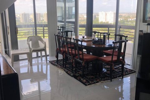 Condo in Aventura, Florida, 2 bedrooms  № 2035257 - photo 4