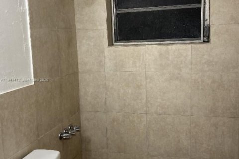 Appartement à louer à Miami, Floride: 1 chambre, 374.02 m2 № 2085874 - photo 8