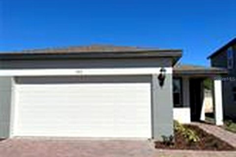 House in Clermont, Florida 4 bedrooms, 155.89 sq.m. № 2166461