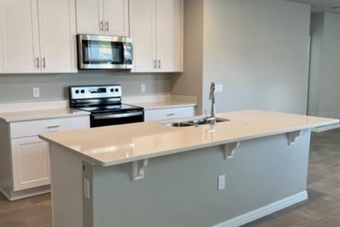 House in Clermont, Florida 4 bedrooms, 155.89 sq.m. № 2166461 - photo 6