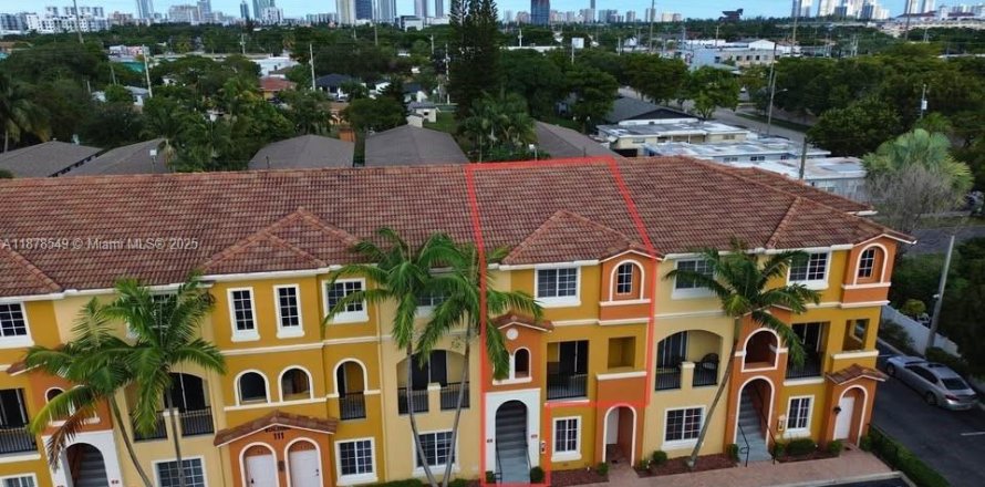 Touwnhouse à Hallandale Beach, Floride 2 chambres, 103.21 m2 № 1932760