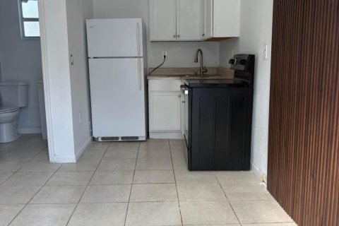 Casa en alquiler en Hollywood, Florida, 1 dormitorio, 64.1 m2 № 2147217 - foto 4