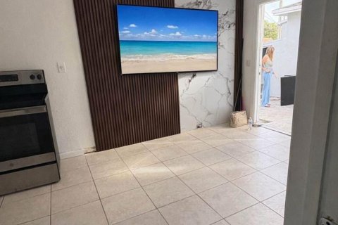 Casa en alquiler en Hollywood, Florida, 1 dormitorio, 64.1 m2 № 2147217 - foto 5