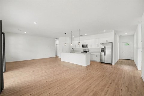 Villa ou maison à vendre à Palm Bay, Floride: 4 chambres, 183.02 m2 № 2097029 - photo 4