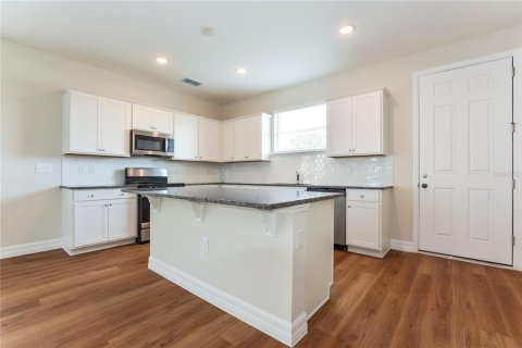 Townhouse in Wildwood, Florida 3 bedrooms, 149.02 sq.m. № 1751849 - photo 6