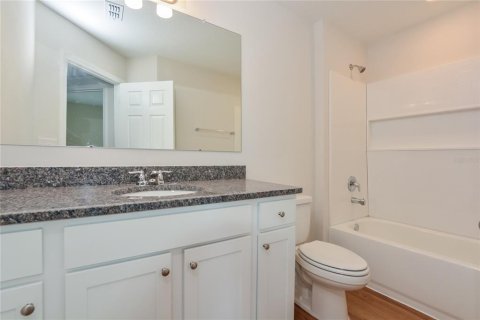 Townhouse in Wildwood, Florida 3 bedrooms, 149.02 sq.m. № 1751849 - photo 13