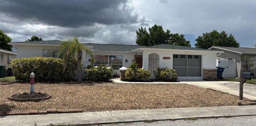 Villa ou maison à Port Richey, Floride 3 chambres, 136.38 m2 № 1870677