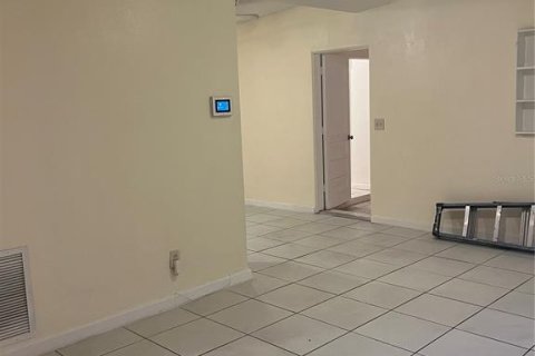 Casa en alquiler en Orlando, Florida, 3 dormitorios, 95.78 m2 № 1913648 - foto 4