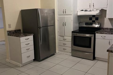 Casa en alquiler en Orlando, Florida, 3 dormitorios, 95.78 m2 № 1913648 - foto 8