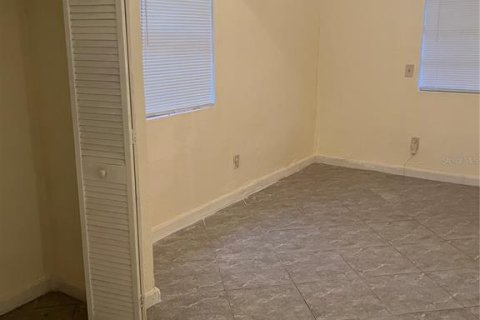 Casa en alquiler en Orlando, Florida, 3 dormitorios, 95.78 m2 № 1913648 - foto 12