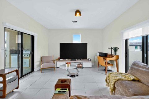 Touwnhouse à vendre à Doral, Floride: 3 chambres, 179.21 m2 № 1955368 - photo 14